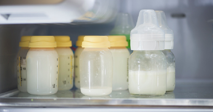Tidak Perlu Cemas Jika ASI Encer, Kenali Perbedaannya dengan ASI Kental