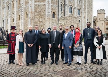 Naz Legacy Gelar Buka Puasa Bersejarah Undang Pemuka Agama di Tower of London