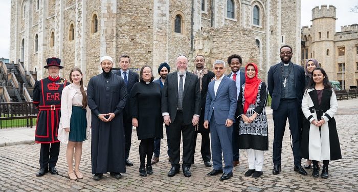 Naz Legacy Gelar Buka Puasa Bersejarah Undang Pemuka Agama di Tower of London