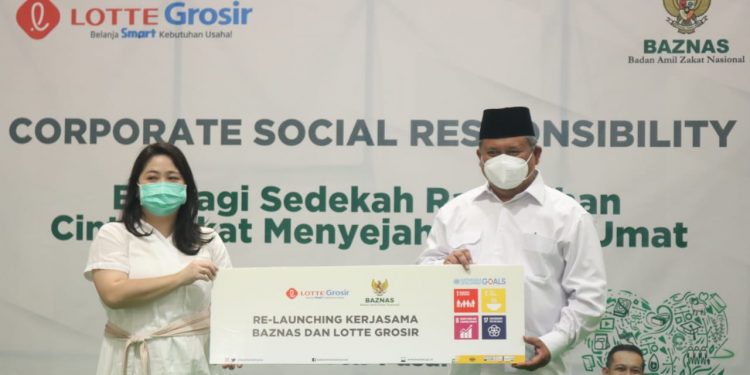 BAZNAS bersama Lotte Grosir Bagikan Paket Ramadan Bahagia untuk UMKM