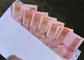 Tips Atur Gaji dan THR