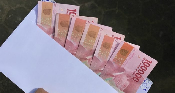 Tips Atur Gaji dan THR