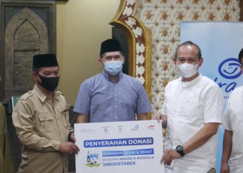 Ramadan Sejuk dengan Program Bersihkan 2000 AC Masjid