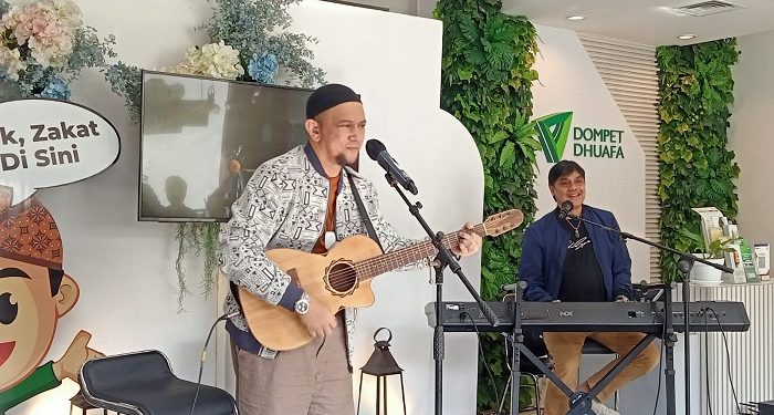 Ustaz Erick Yusuf & Dwiki Dharmawan Launching Lagu Sholehkanlah