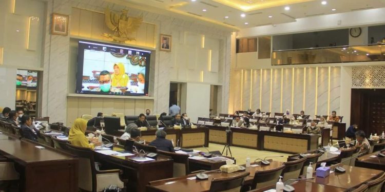 Calon Anggota Dewan Komisioner OJK Harus Memiliki Komitmen Keberpihakan Kepada Nasabah
