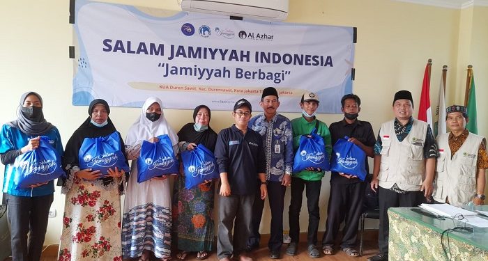 Berbagi Bahagia Ramadan, LAZ Al Azhar Salurkan Paket Sembako untuk Pegiat UMKM