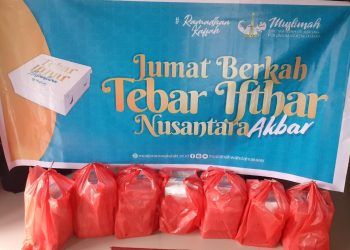 Muslimah Wahdah Islamiyah Takalar Bagikan 875 Paket Ifthar di 9 Kecamatan