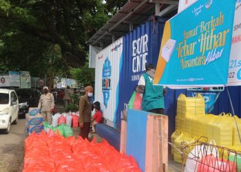 Muslimah DPW WI Sulsel Bagikan Paket Ifthar Serentak di 24 Kabupaten