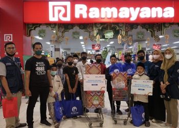 Bahagiakan Anak Yatim Lewat Belanja Kebutuhan Lebaran