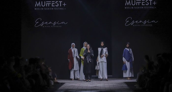 Koleksi Busana Muslim Esensia by Nina Nugroho Tampil di MUFFEST 2022