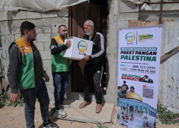 ASAR Humanity Bagikan Paket Pangan untuk Warga Palestina