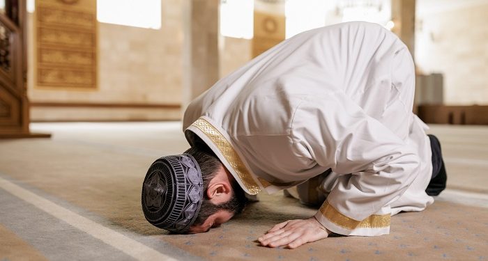 Agar Tidak Berkhayal dalam Shalat
