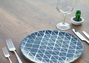 Tips Berpuasa bagi Penderita Asam Lambung