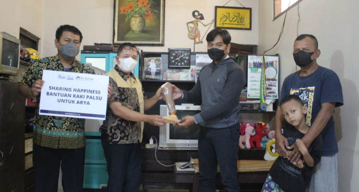 Bantuan Kaki Sambung Untuk Adik Arya