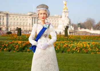 5 Kecantikan Boneka Barbie Ratu Elizabeth II yang Memukau