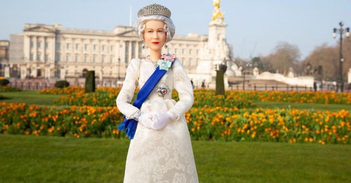 5 Kecantikan Boneka Barbie Ratu Elizabeth II yang Memukau