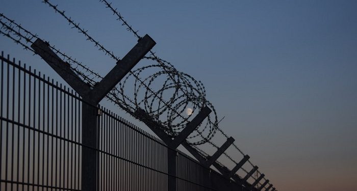 Melindungi Keluarga dari Pemikiran yang Menyimpang