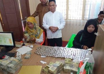 Dari Jualan Siomai, Pasangan Suami Istri di Aceh Daftar Haji Pakai Uang Receh