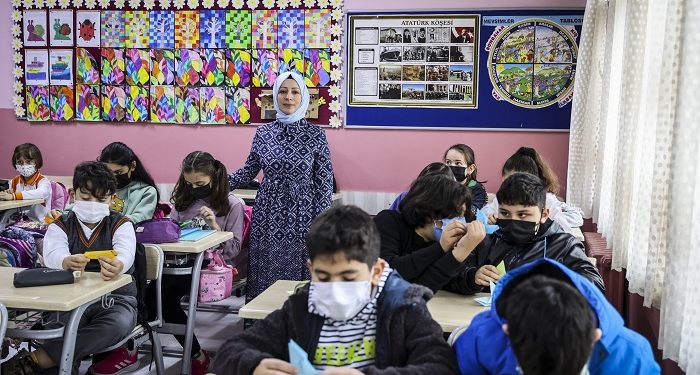 Guru Asal Turki ini Perkenalkan Konsep Agama dengan Origami