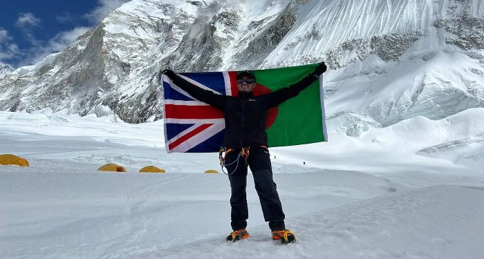 Sambil Berpuasa, Muslim Asal Inggris Pertama Mendaki Everest Demi Menggalang Dana