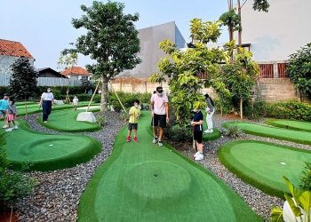 Nongkrong Asyik Sambil Bermain Mini Golf dengan Harga Terjangkau