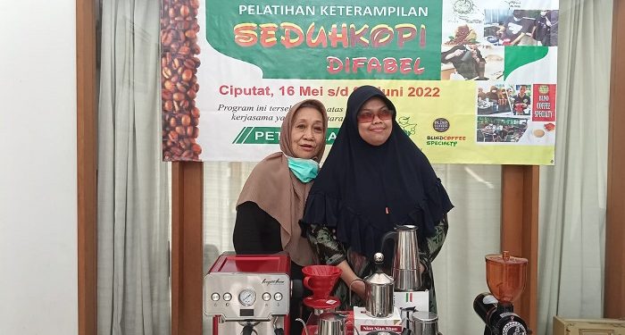 Sri Rahayu Membuktikan Bahwa Tunanetra Juga Bisa Produktif