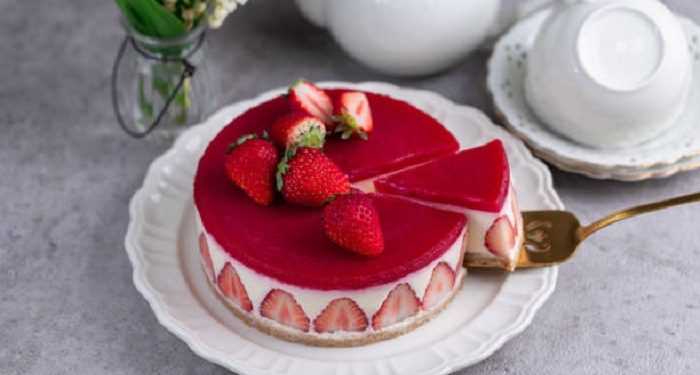 Cara Membuat Strawberry Mousse Cake yang Mudah Dipraktikkan