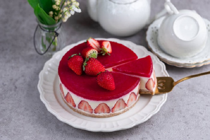 Strawberry Mousse Cake