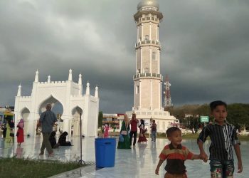 Hikmah Lain dari Lingkungan Masjid