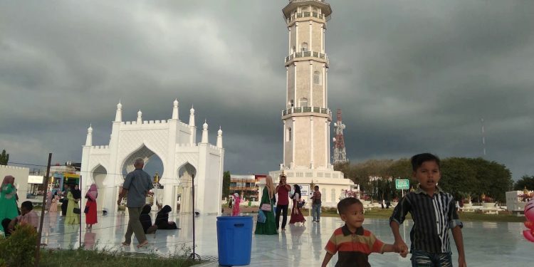 Hikmah Lain dari Lingkungan Masjid