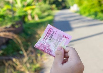 Bekerja Demi Mendapat Balasan Allah bukan berarti Menolak Upah