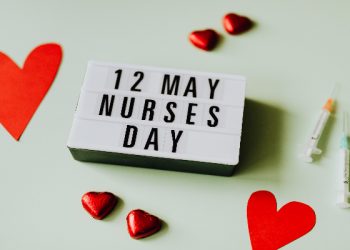 hari perawat internasional