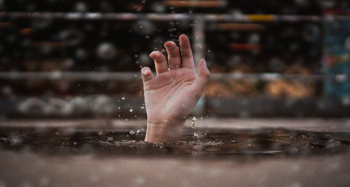 Cara Memberikan Pertolongan Pertama untuk Membantu Korban Tenggelam