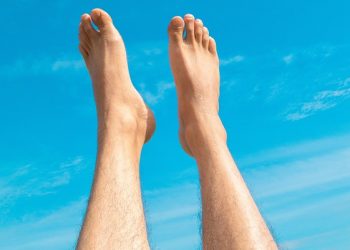 Mengangkat dan Menempelkan Kaki