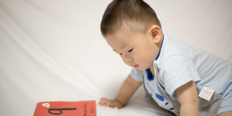 Tips Tummy Time untuk Si Kecil