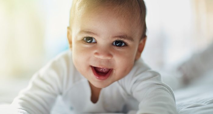 Melatih Si Kecil Untuk Berguling