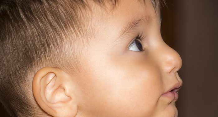 Hati-Hati Saat Membersihkan Telinga Si Kecil