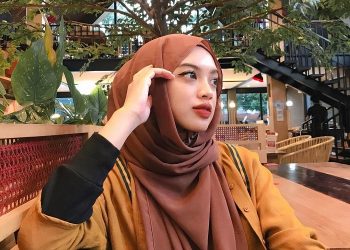 Inspirasi Gaya Hijab ala Selebgram Namira Mamora