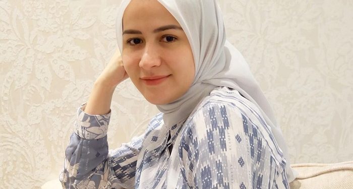 Rina Diana Mantap Berhijab Usai Putuskan Mualaf