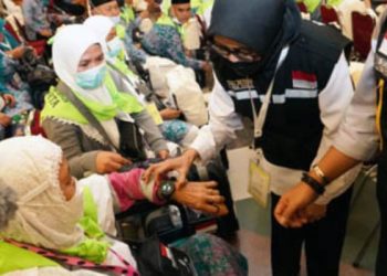 Lebih dari 35 Persen Jemaah Haji Indonesia termasuk Risiko Tinggi dan Lansia, Wristband jadi Penanda