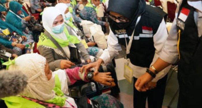 Lebih dari 35 Persen Jemaah Haji Indonesia termasuk Risiko Tinggi dan Lansia, Wristband jadi Penanda