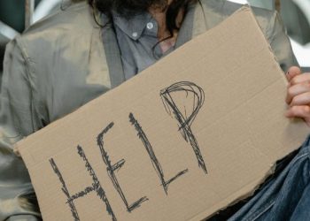 Keutamaan Memudahkan Kesulitan Orang lain