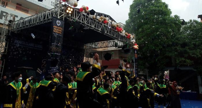 3 Pesan Mam Fifi untuk Lulusan Jakarta Islamic School