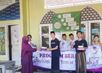 Tebar Berkah Jumat, Salimah Bojonggede Bagikan 656 Paket Nasi