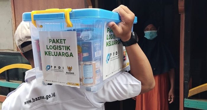BAZNAS Salurkan Bantuan Paket Logistik Keluarga di Jakarta
