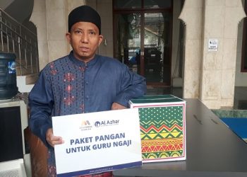 Bantuan Paket Sembako untuk Guru Ngaji