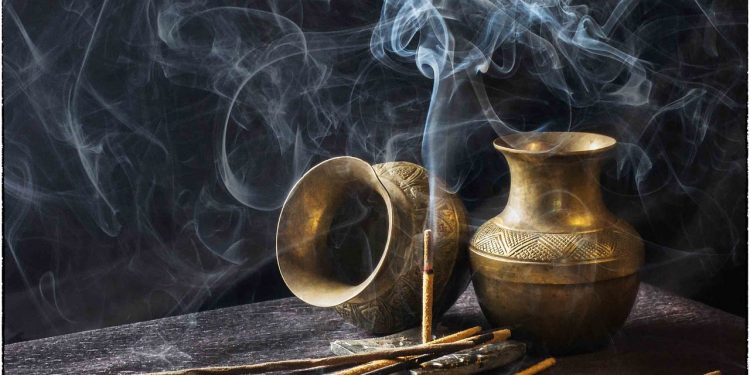 Menyikapi Ibu yang Percaya Hal Mistis