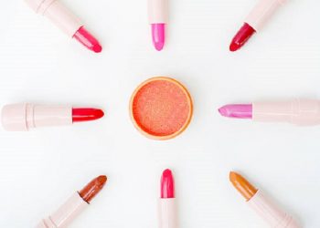 Coba 4 DIY Scrub Alami untuk Mencerahkan Bibir