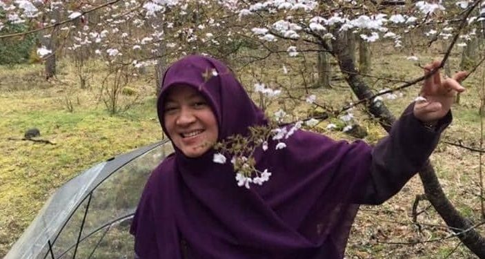 Berita Bahagia Orang Lain