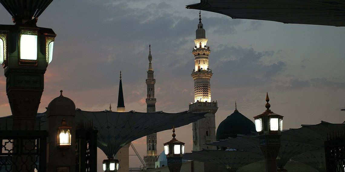 Malam Nisfu Sya'ban termasuk Bidáh atau Tidak?